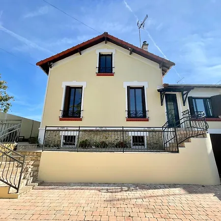 Holiday home En Route Pour Et Shopping A La Vallee Village